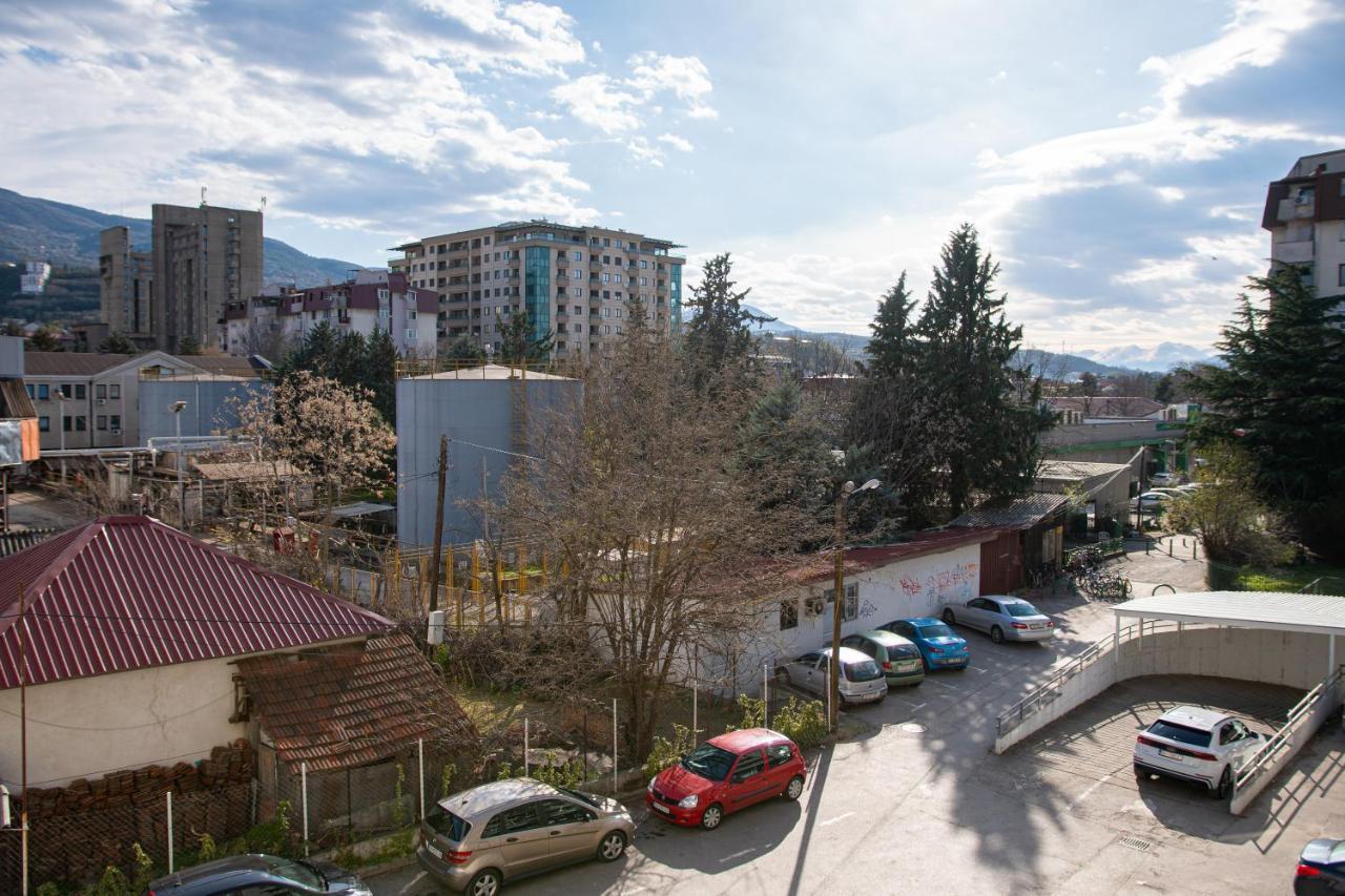 High-End Spacious Apartment Next To City Mall Skopje Exterior photo